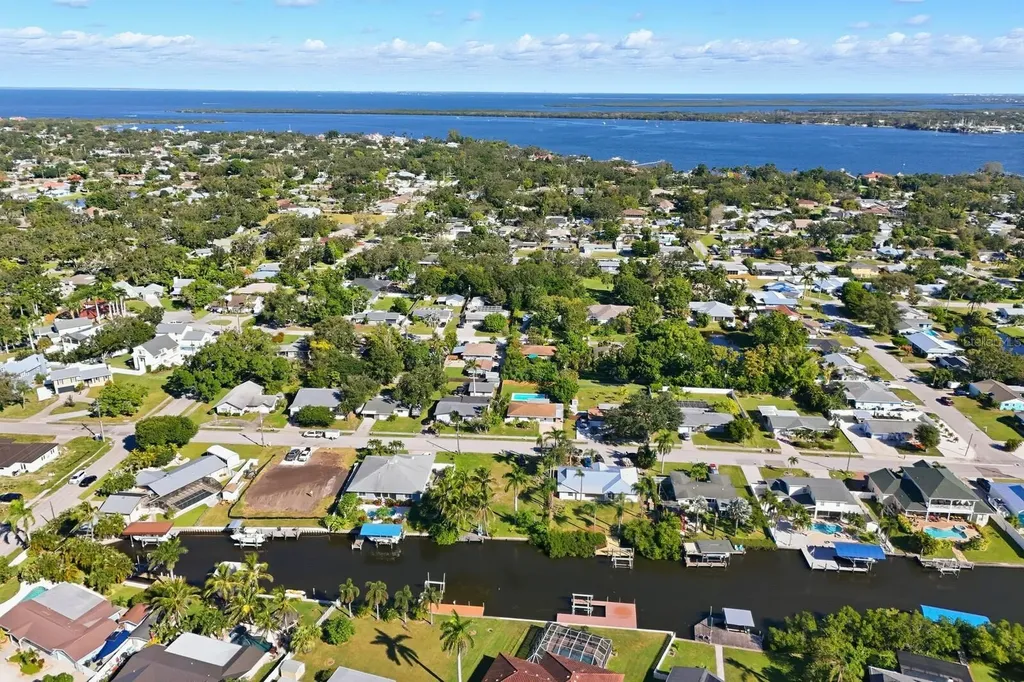 6915 9th Avenue NW Bradenton FL 34209