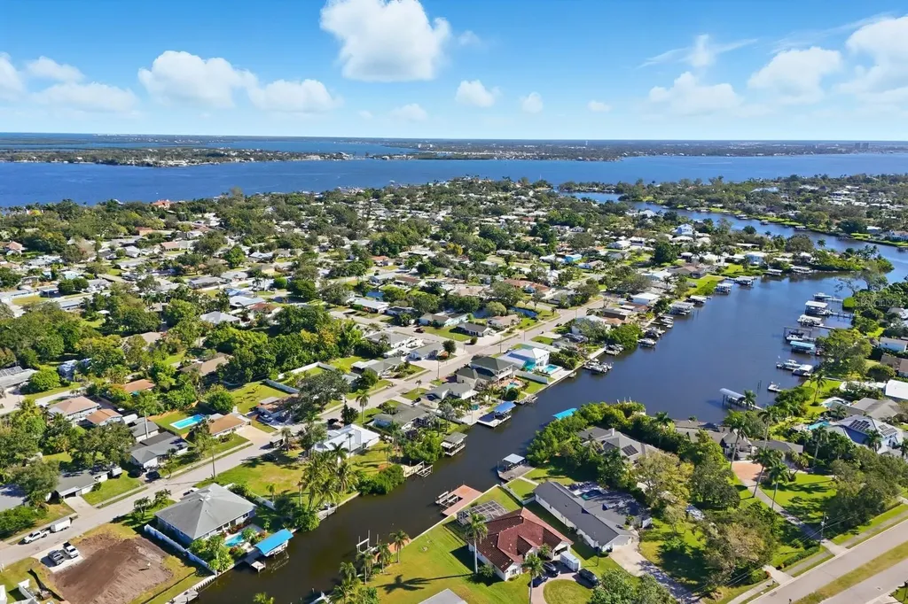 6915 9th Avenue NW Bradenton FL 34209