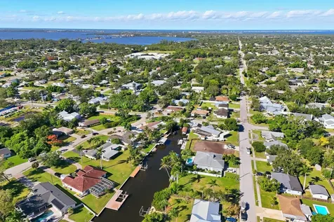 6915 9th Avenue NW Bradenton FL 34209