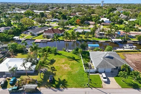 6915 9th Avenue NW Bradenton FL 34209