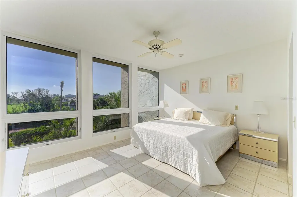 1065 Gulf Of Mexico Drive Longboat Key FL 34228