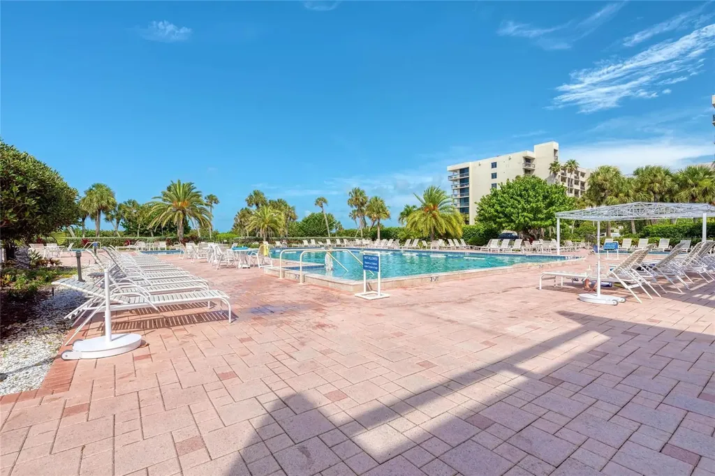 1065 Gulf Of Mexico Drive Longboat Key FL 34228