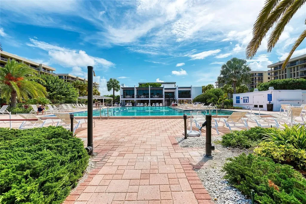 1065 Gulf Of Mexico Drive Longboat Key FL 34228