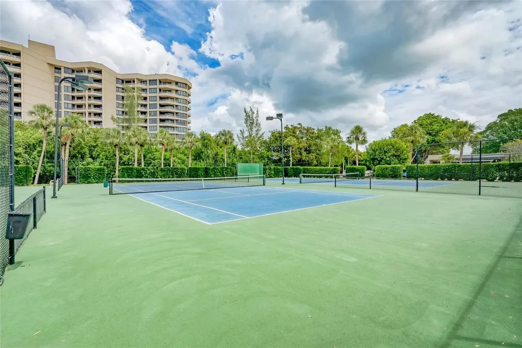 1065 Gulf Of Mexico Drive Longboat Key FL 34228