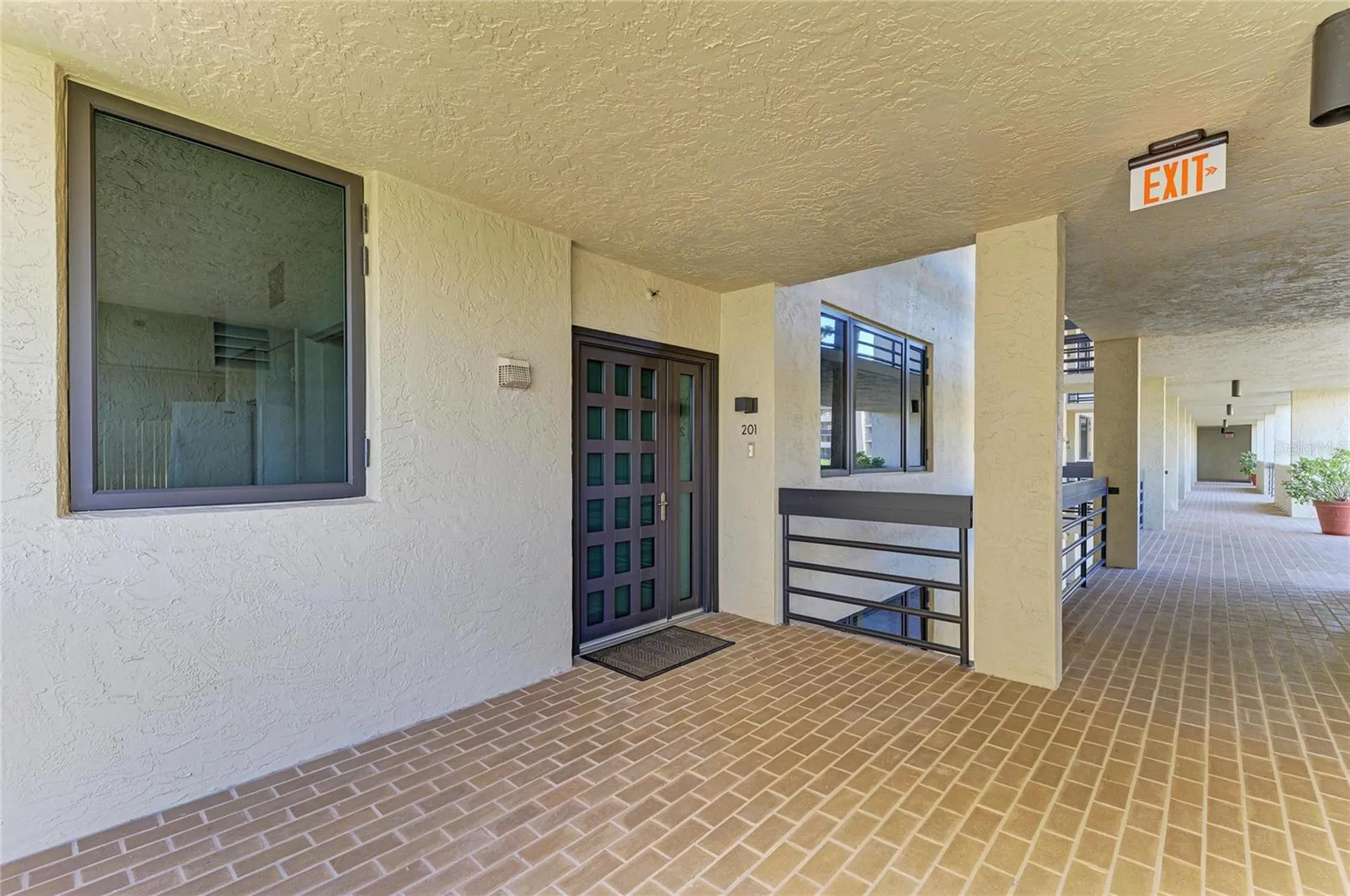 1065 Gulf Of Mexico Drive Longboat Key FL 34228