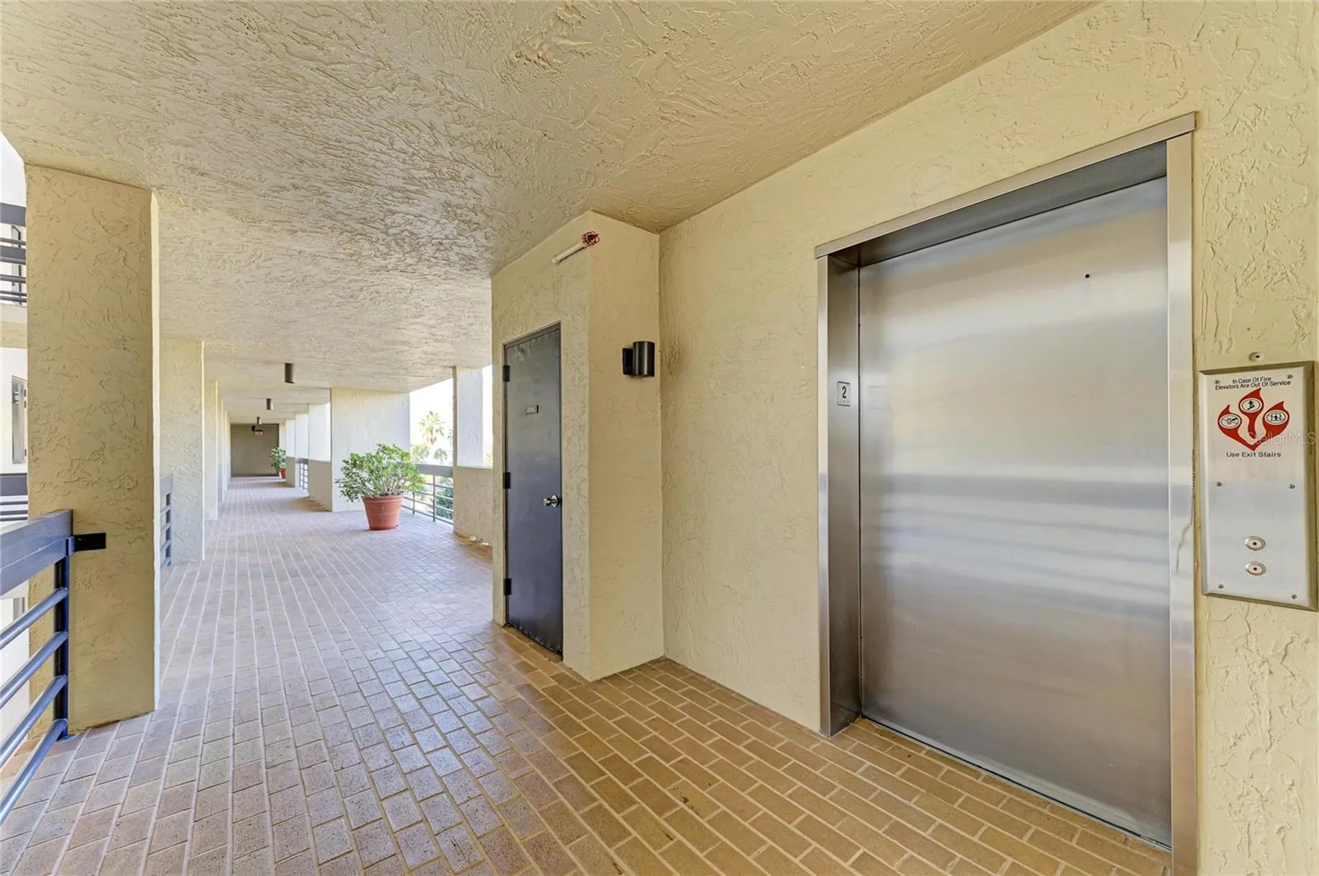 1065 Gulf Of Mexico Drive Longboat Key FL 34228