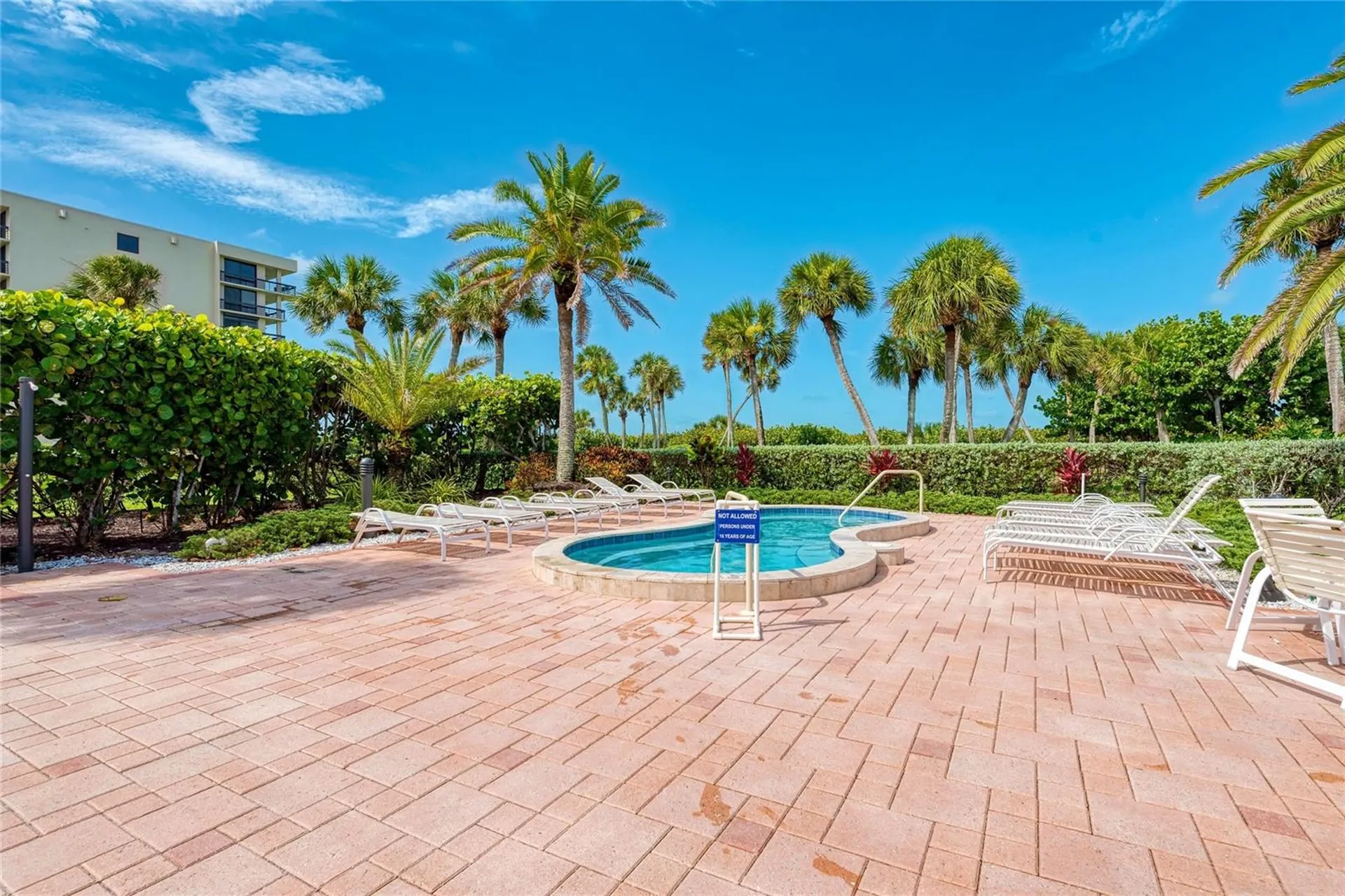 1065 Gulf Of Mexico Drive Longboat Key FL 34228