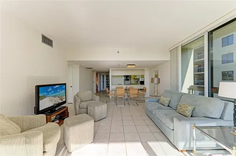 1065 Gulf Of Mexico Drive Longboat Key FL 34228