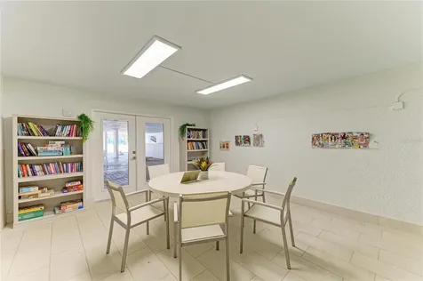 1065 Gulf Of Mexico Drive Longboat Key FL 34228