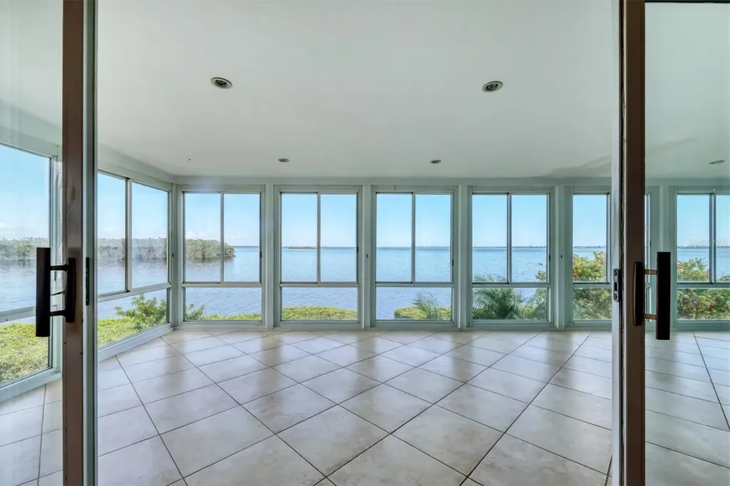 16 Tidy Island Boulevard Bradenton FL 34210