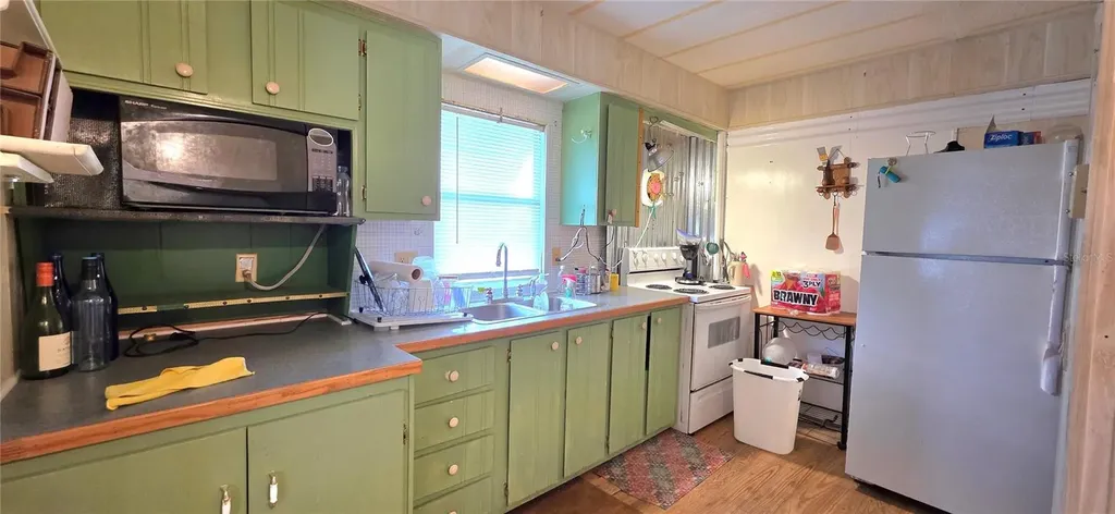 5536 Benton Street Zephyrhills FL 33542