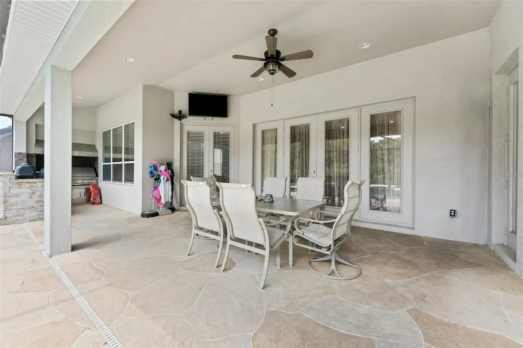 10511 Mistflower Lane Tampa FL 33647