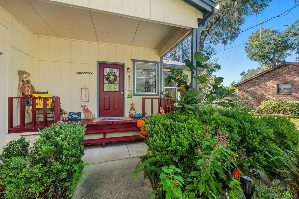 832 Lake Shore Terrace Interlachen FL 32148