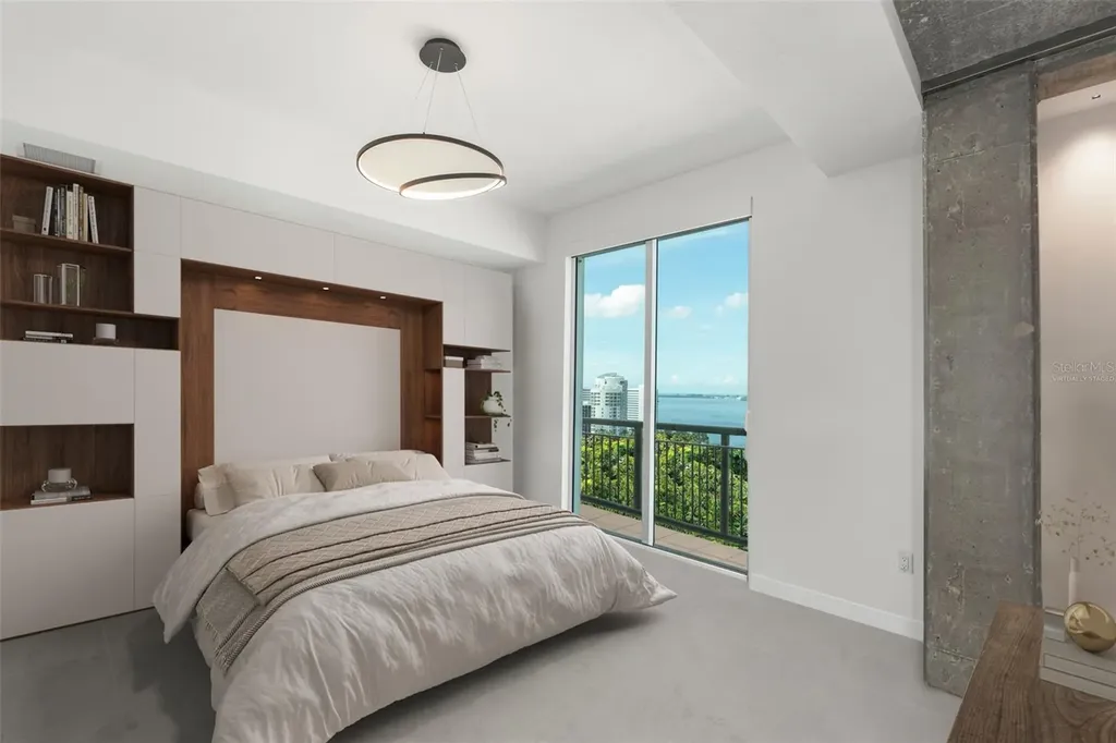 800 N Tamiami Trail Sarasota FL 34236