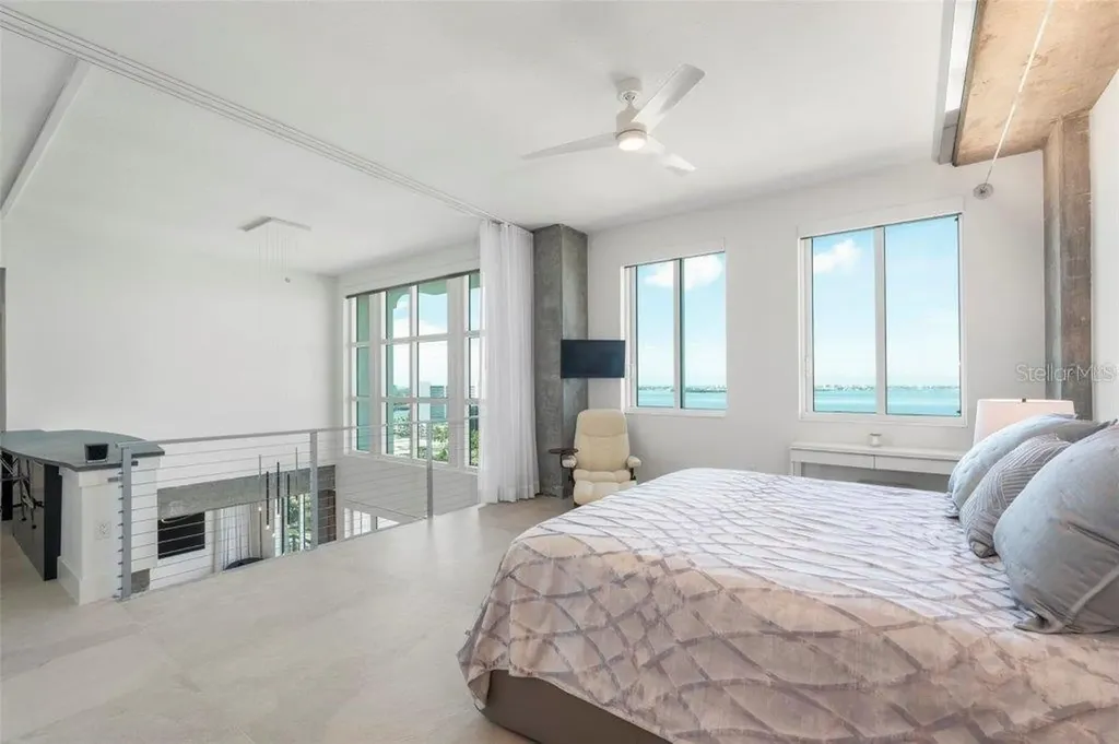 800 N Tamiami Trail Sarasota FL 34236