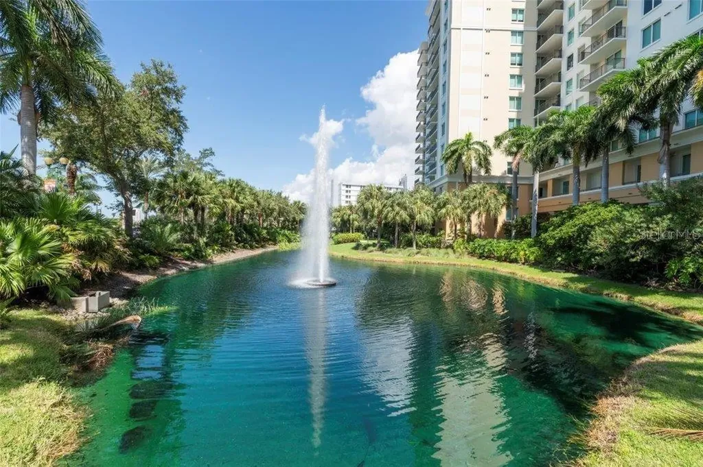 800 N Tamiami Trail Sarasota FL 34236