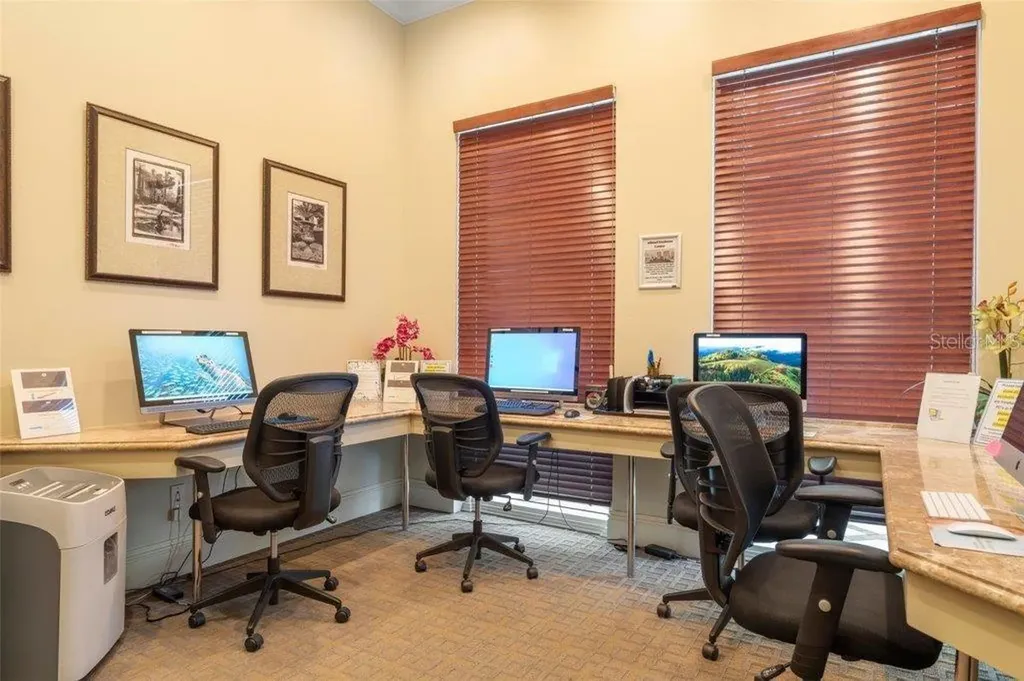 800 N Tamiami Trail Sarasota FL 34236