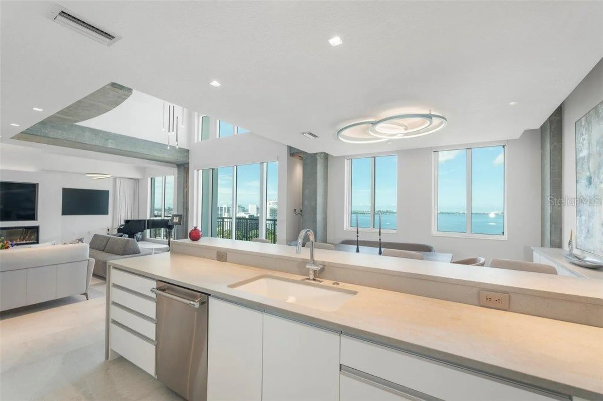 800 N Tamiami Trail Sarasota FL 34236