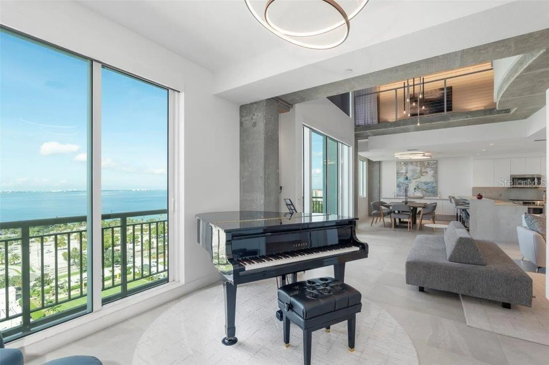 800 N Tamiami Trail Sarasota FL 34236