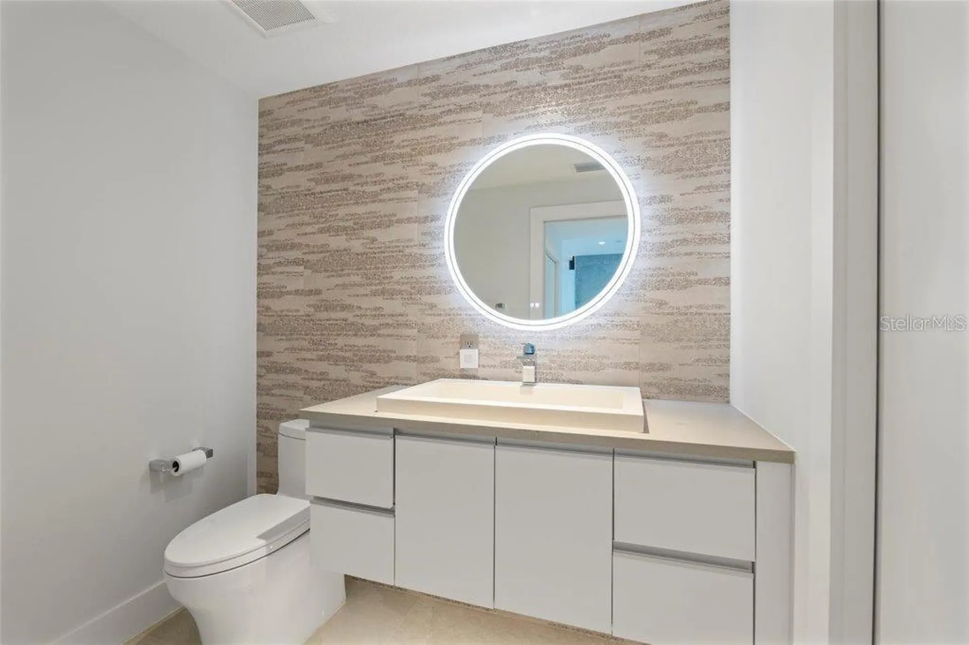 800 N Tamiami Trail Sarasota FL 34236