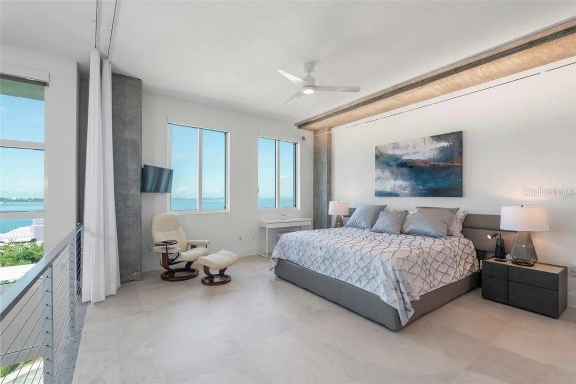 800 N Tamiami Trail Sarasota FL 34236