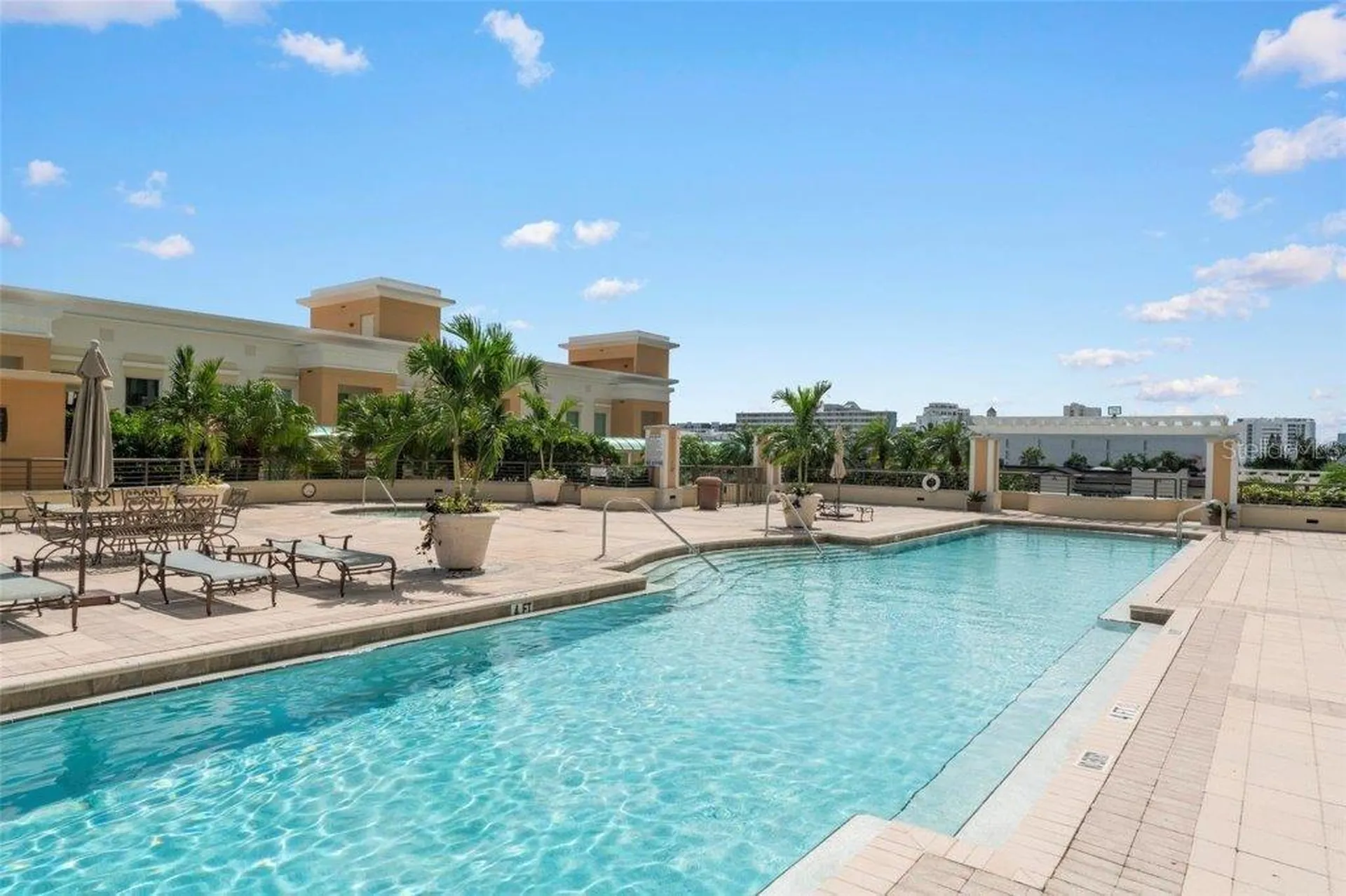 800 N Tamiami Trail Sarasota FL 34236