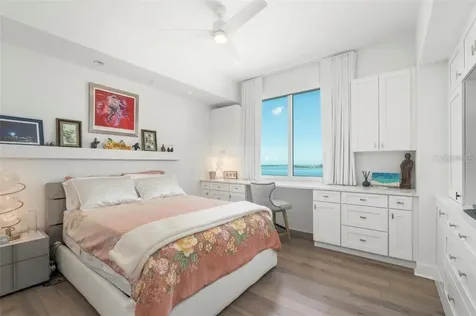 800 N Tamiami Trail Sarasota FL 34236
