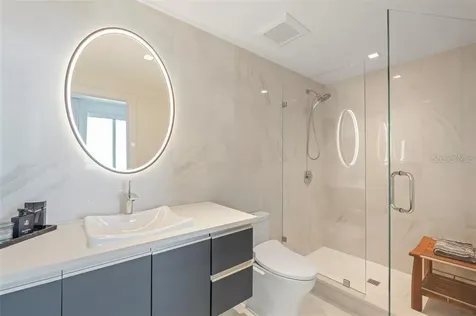 800 N Tamiami Trail Sarasota FL 34236