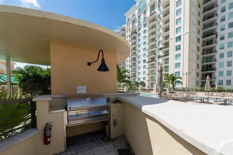 800 N Tamiami Trail Sarasota FL 34236