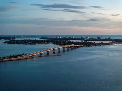 800 N Tamiami Trail Sarasota FL 34236