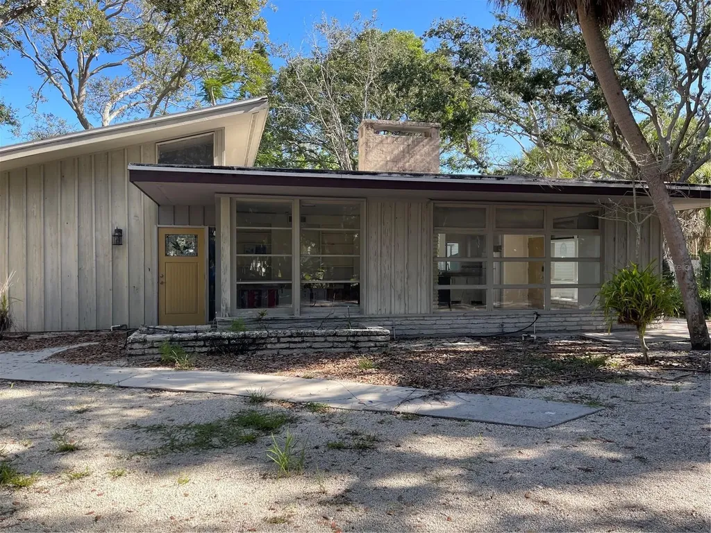 5453 Avenida Del Mare Sarasota FL 34242