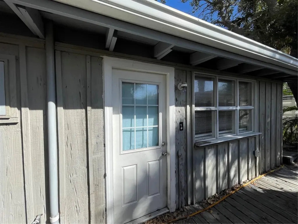 5453 Avenida Del Mare Sarasota FL 34242