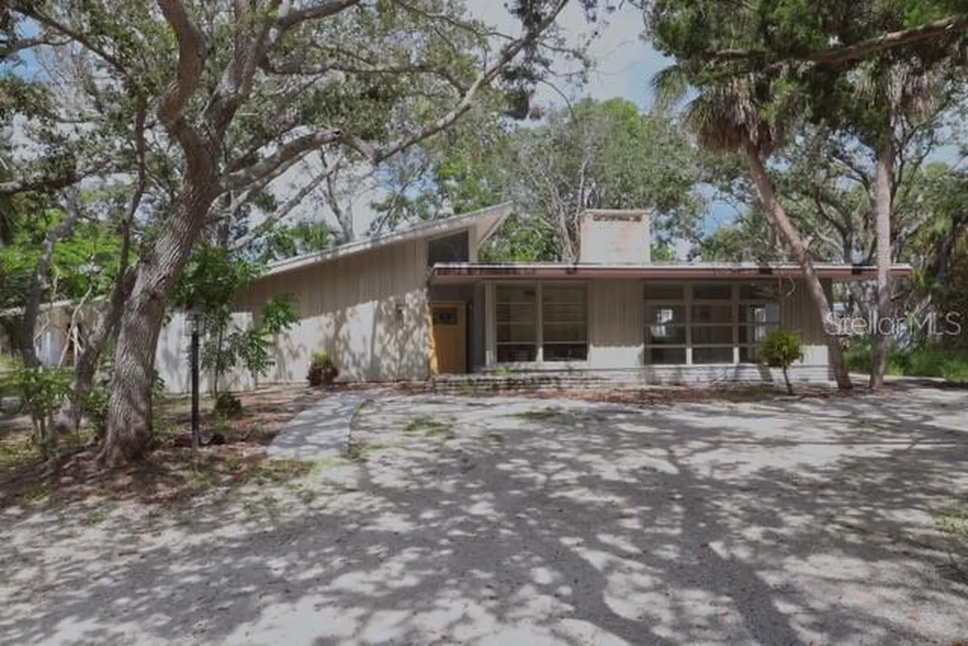 5453 Avenida Del Mare Sarasota FL 34242