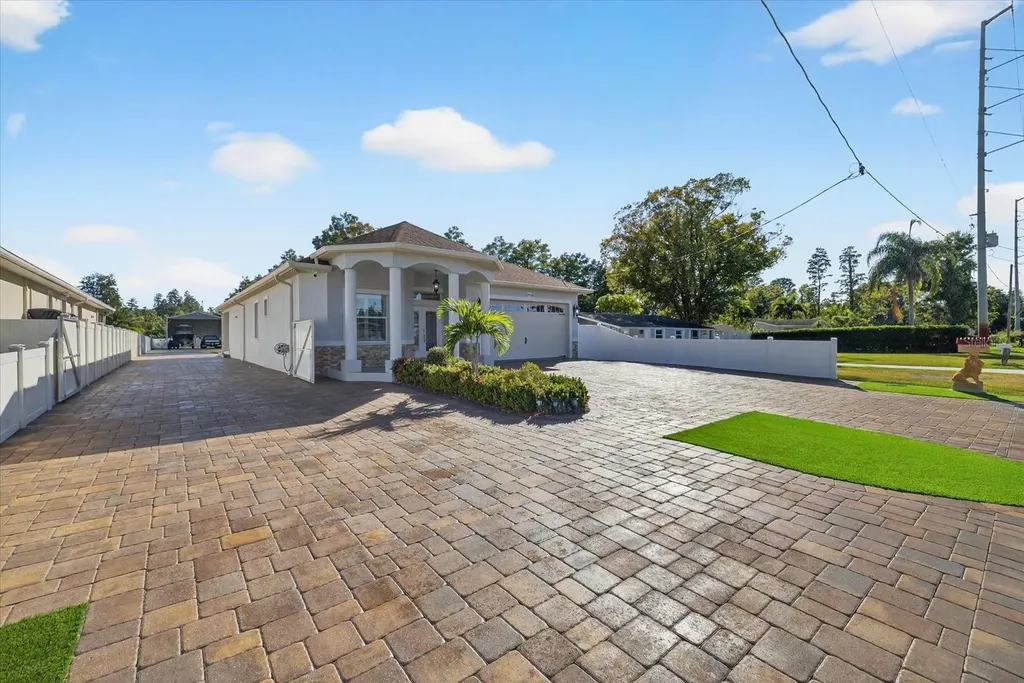 3914 Sligh Avenue Tampa FL 33614