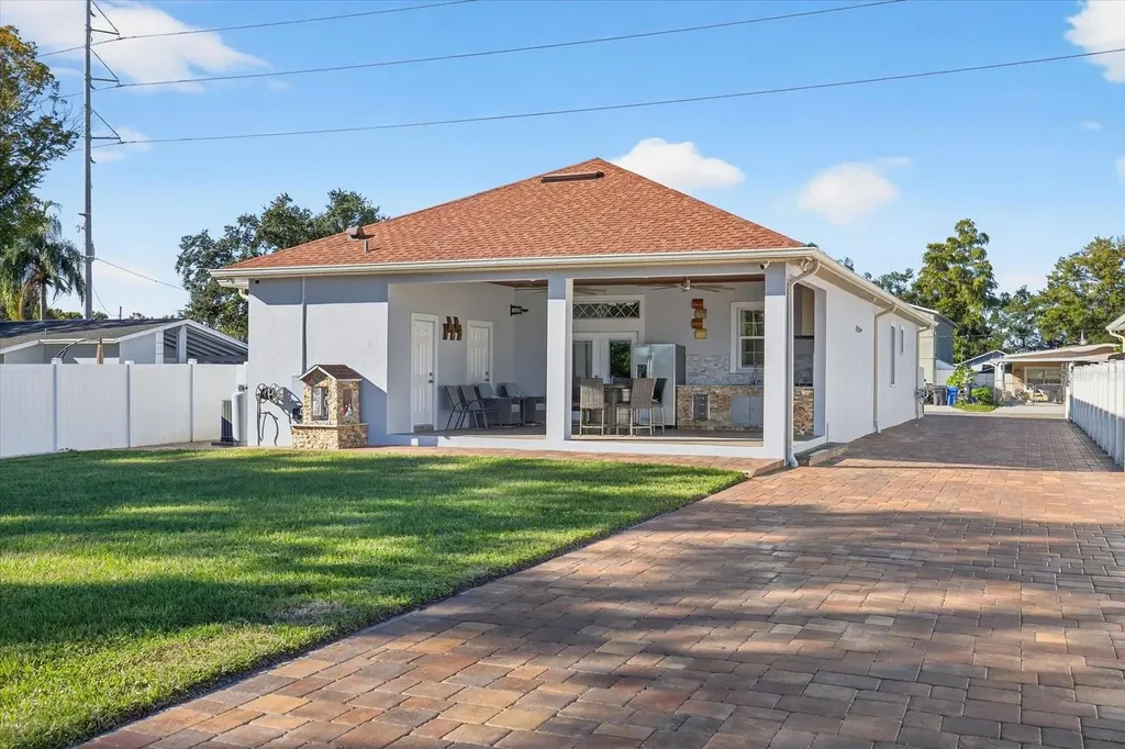 3914 Sligh Avenue Tampa FL 33614