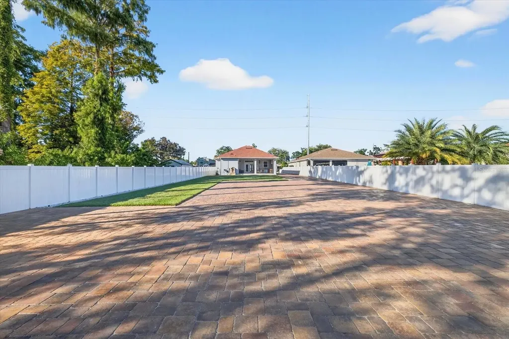 3914 Sligh Avenue Tampa FL 33614