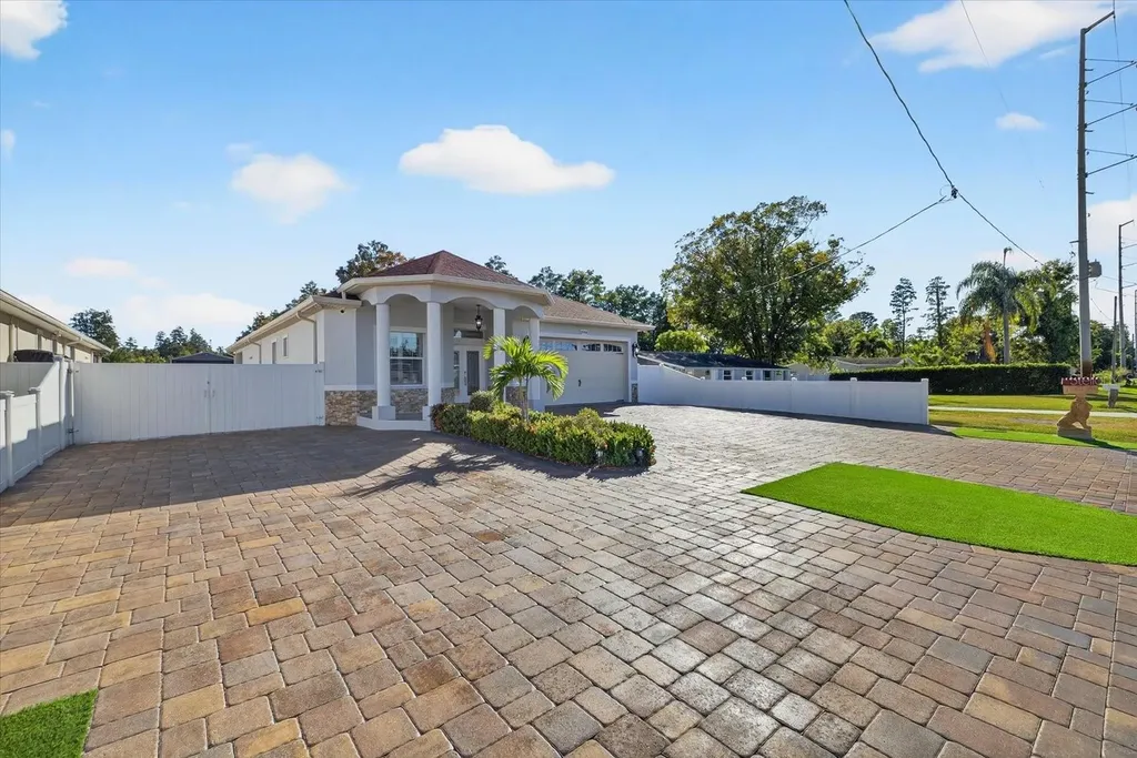 3914 Sligh Avenue Tampa FL 33614