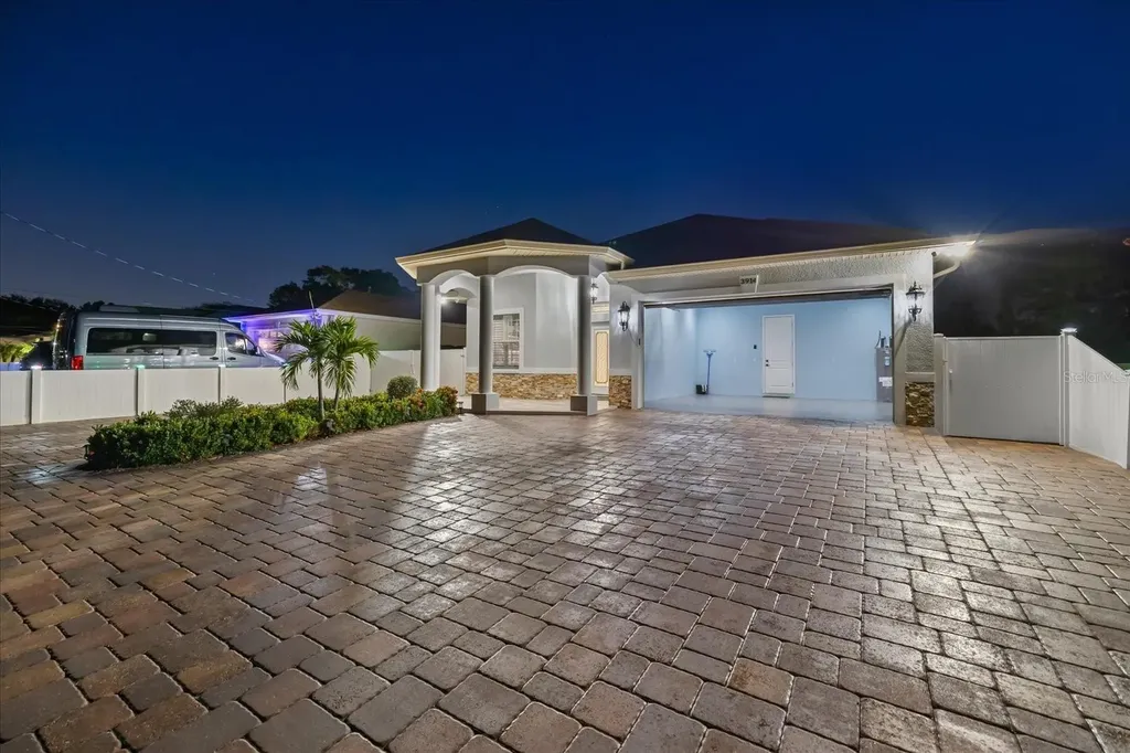 3914 Sligh Avenue Tampa FL 33614