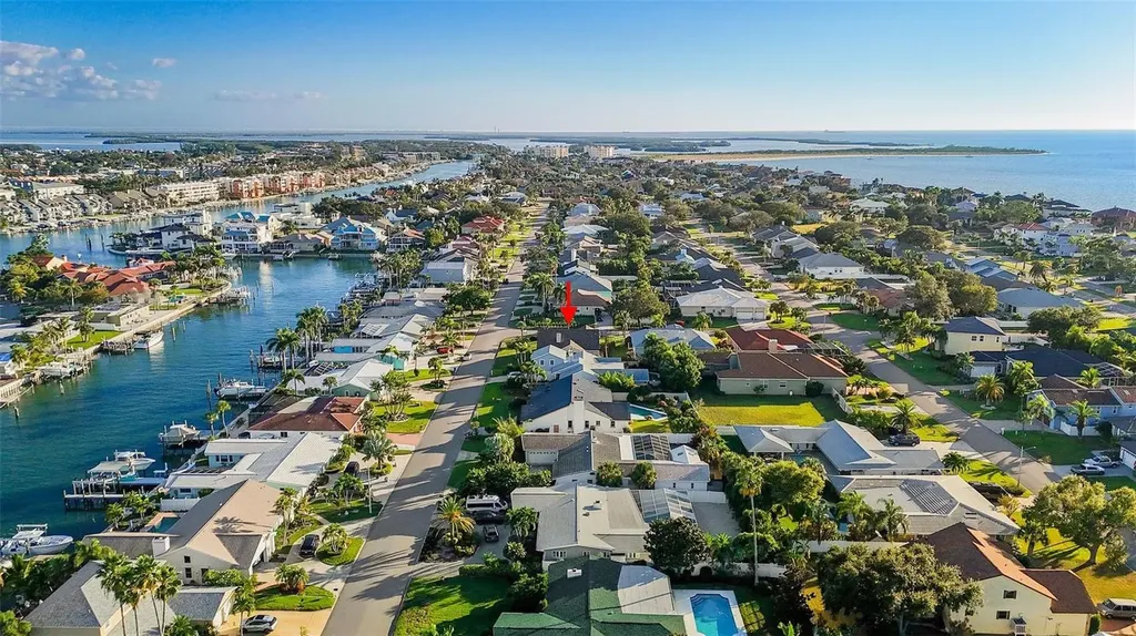 605 4th Street W Tierra Verde FL 33715