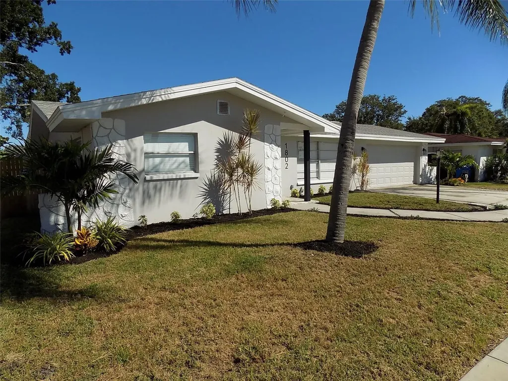 1802 Chinaberry Drive Oldsmar FL 34677