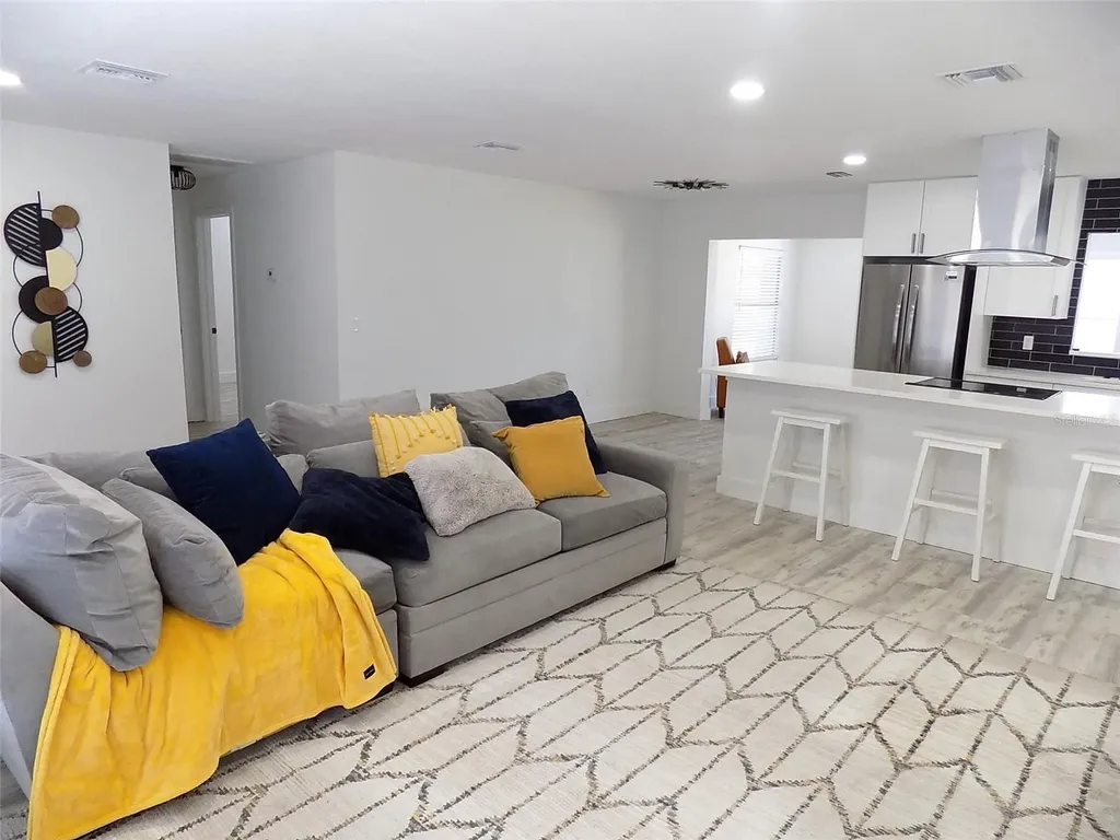 1802 Chinaberry Drive Oldsmar FL 34677