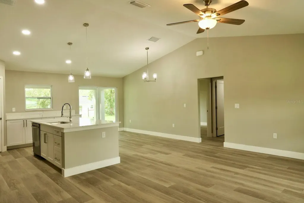 15 Malauka Pass Way Ocklawaha FL 32179