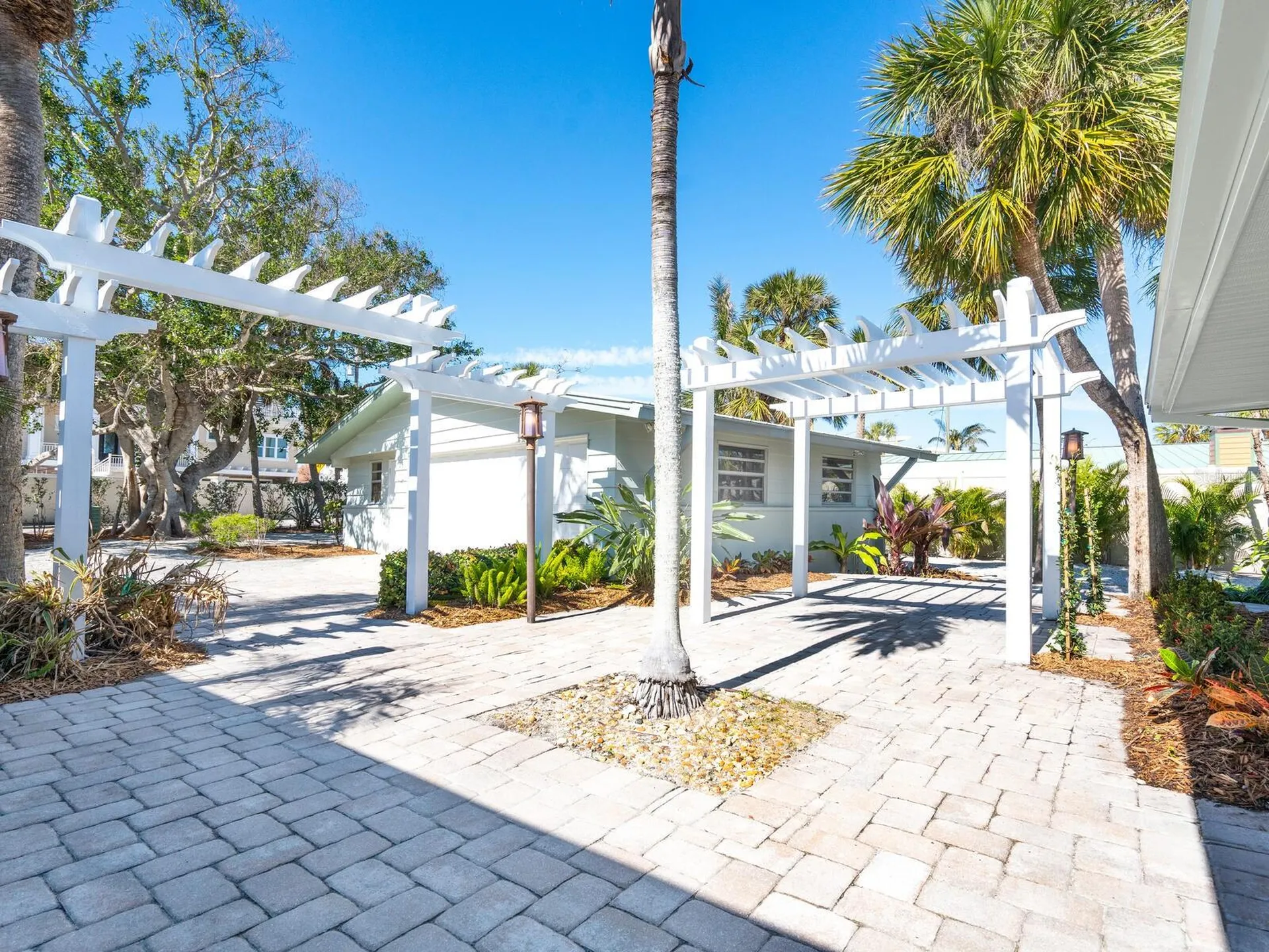 18 N Casey Key Road Osprey FL 34229