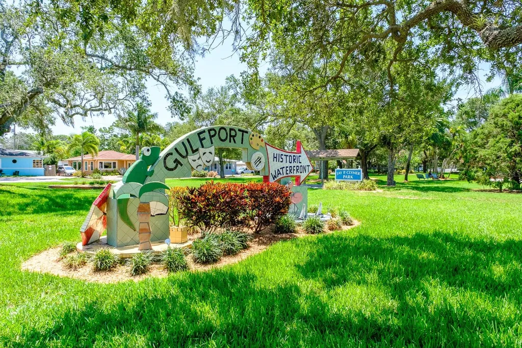 5302 28th Avenue S Gulfport FL 33707