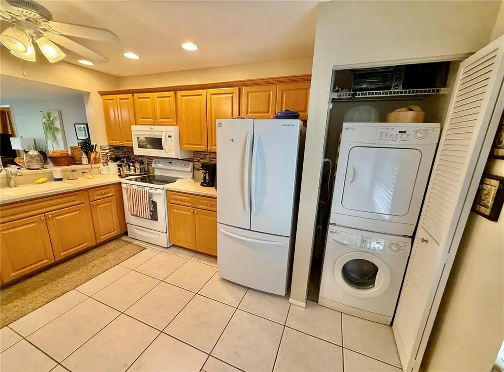 621 Spring Lakes Boulevard Bradenton FL 34210