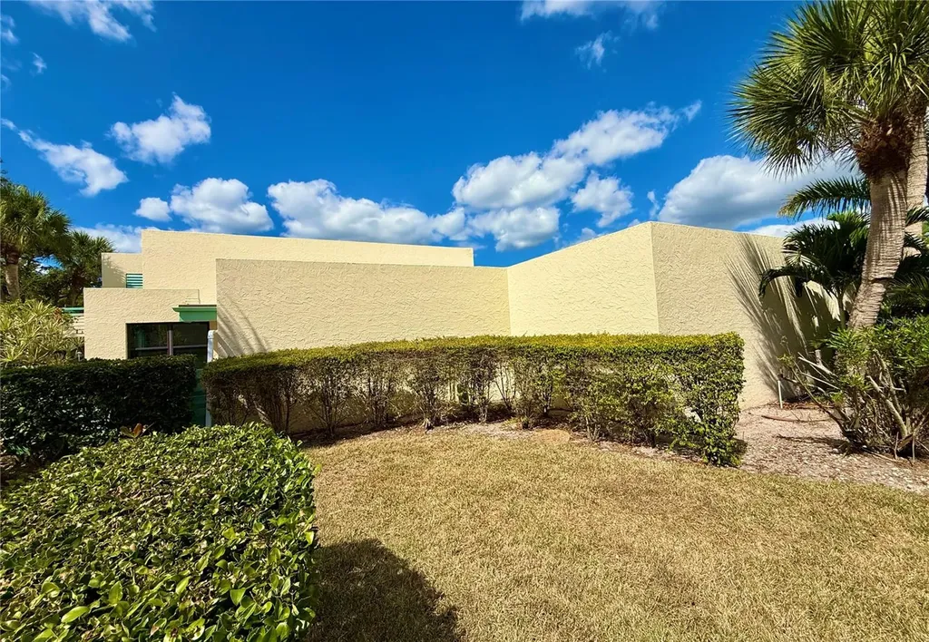 621 Spring Lakes Boulevard Bradenton FL 34210