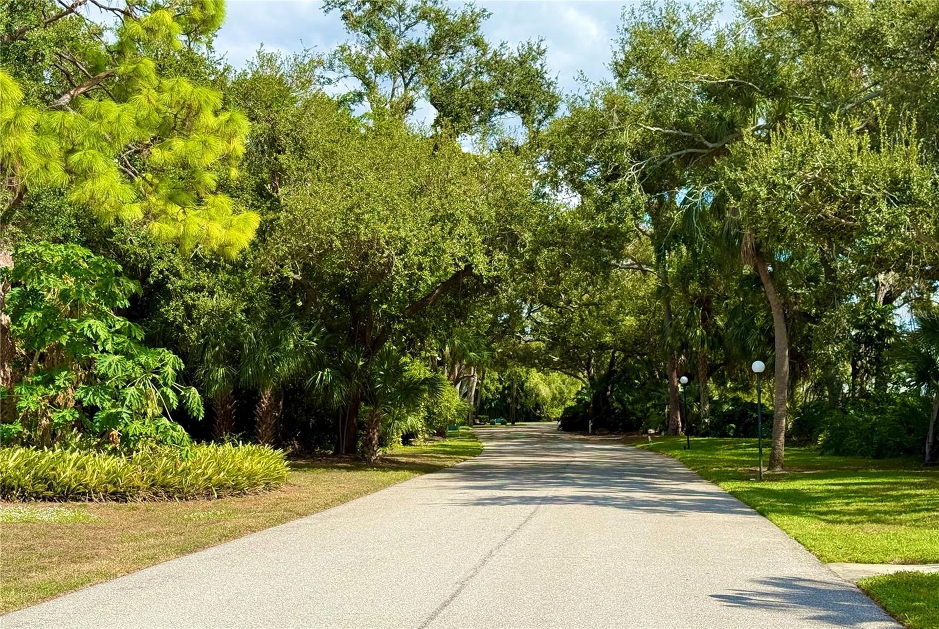 621 Spring Lakes Boulevard Bradenton FL 34210