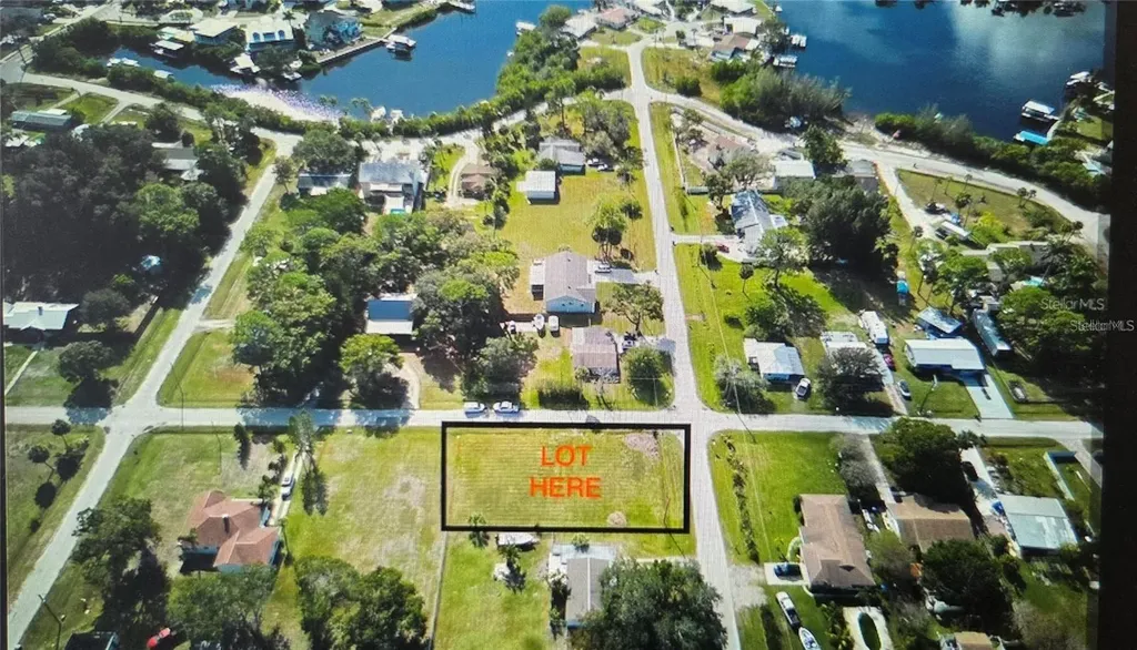 201 6th Street NW Ruskin FL 33570