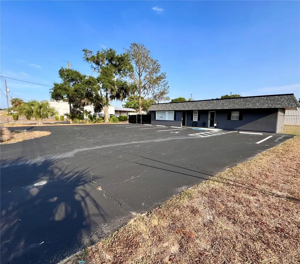 2044 Orange Avenue Eustis FL 32726