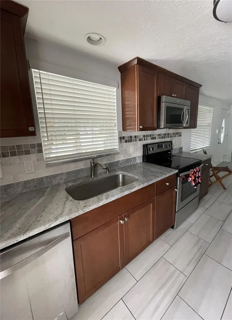 6405 White Sands Terrace Sarasota FL 34231